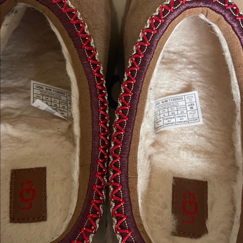 Ugh Tazz, Chestnut, size 8 - Picture 3 of 4